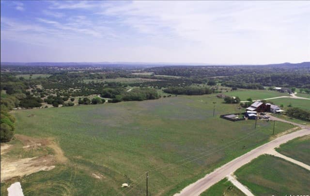 rental at 348 Lipan Apache in Blanco, TX — photo 5