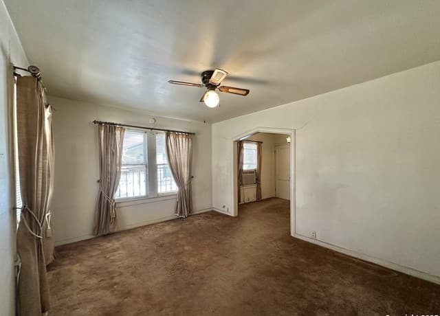 3-bedroom rental at 227 Cavalier Ave in San Antonio, TX — photo 2