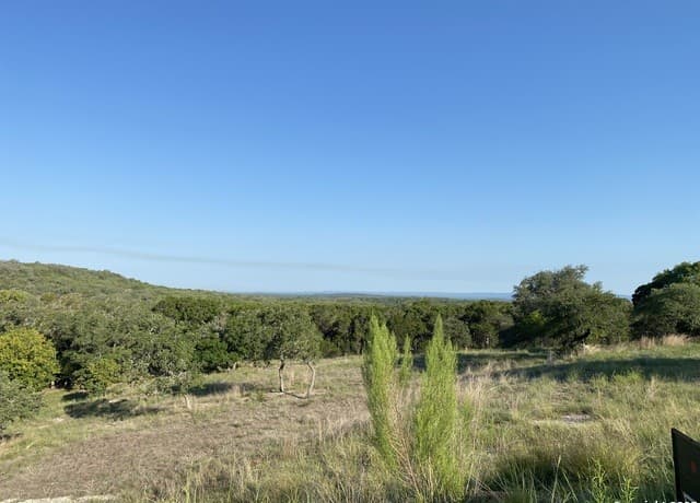 rental at 1476 Flightline in Spring Branch, TX — photo 2