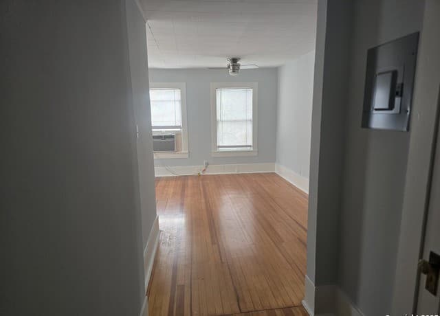 2-bedroom rental at 1120 W Woodlawn Ave Unit 6 in San Antonio, TX — photo 2
