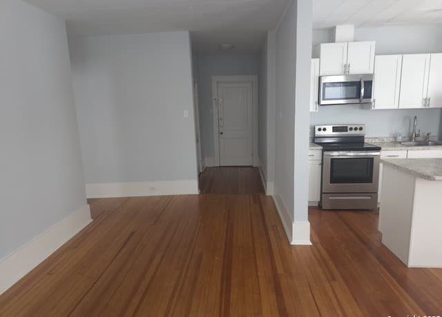2-bedroom rental at 1120 W Woodlawn Ave Unit 6 in San Antonio, TX — photo 4