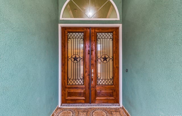 3-bedroom rental at 285 Cr 2471 in Hondo, TX — photo 3