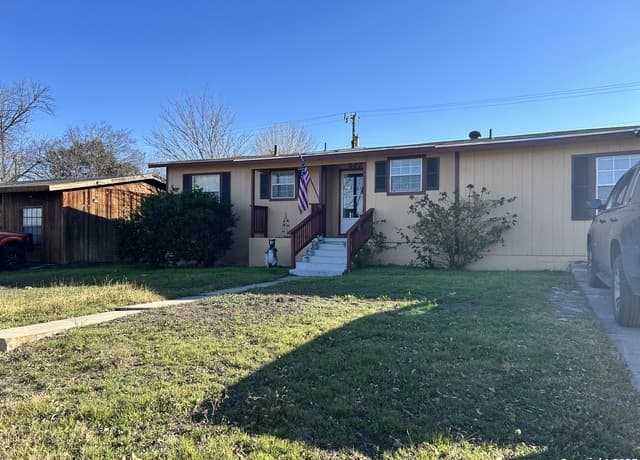 3-bedroom rental at 522 Marquette Dr in San Antonio, TX — photo 1