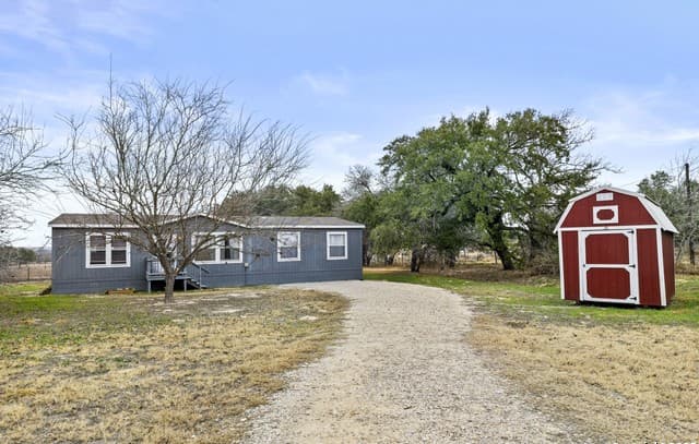 3-bedroom rental at 24720 Brownleaf Dr. in San Antonio, TX — photo 1
