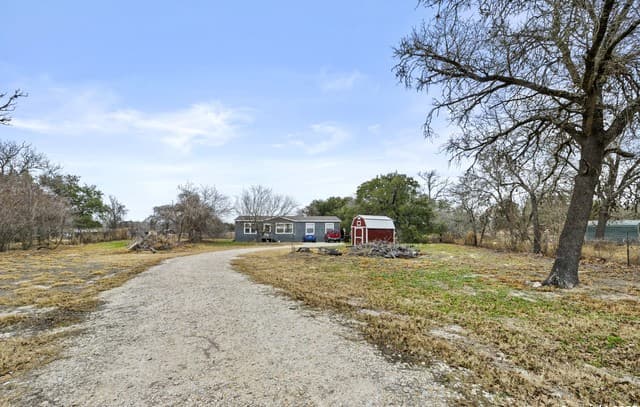 3-bedroom rental at 24720 Brownleaf Dr. in San Antonio, TX — photo 4