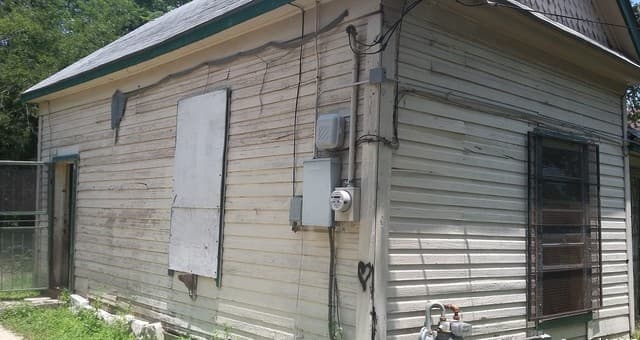 1-bedroom rental at 439 Vine St in San Antonio, TX — photo 1