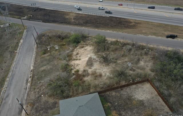 rental at 714 Hampton in San Antonio, TX — photo 2