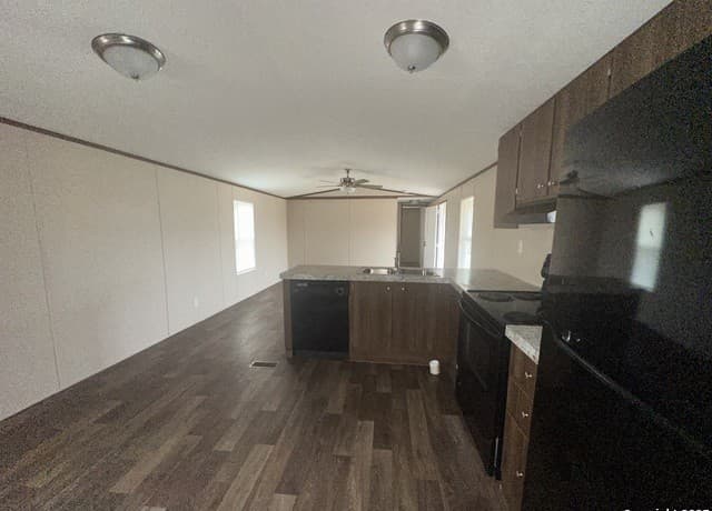 2-bedroom rental at 101 Villa Ridge #6 in Poteet, TX — photo 3