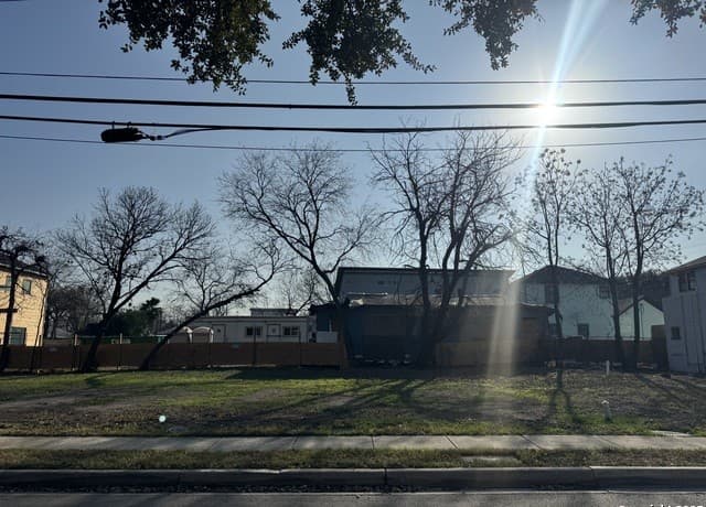 rental at 602 Labor St. in San Antonio, TX — photo 3