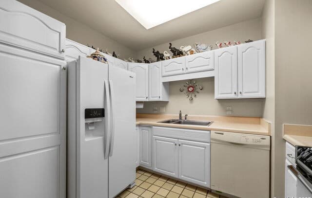 2-bedroom rental at 1 Towers Park Ln Unit 1513 in San Antonio, TX — photo 4