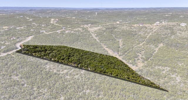 rental at LOT 342 County Road 2744 in Mico, TX — photo 3