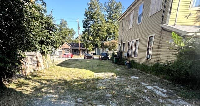 rental at 710 Marshall St in San Antonio, TX — photo 2