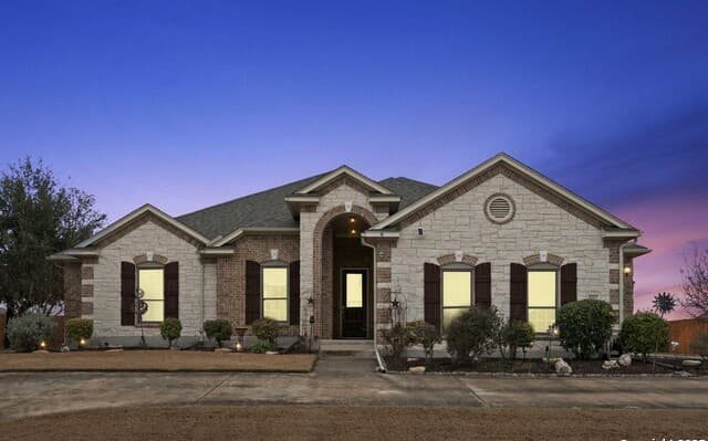 3-bedroom rental at 6963 Hallie Heights in Schertz, TX — photo 1