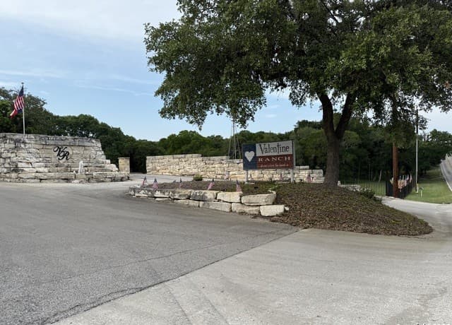 rental at 439 Private Road 1706 in Helotes, TX — photo 2