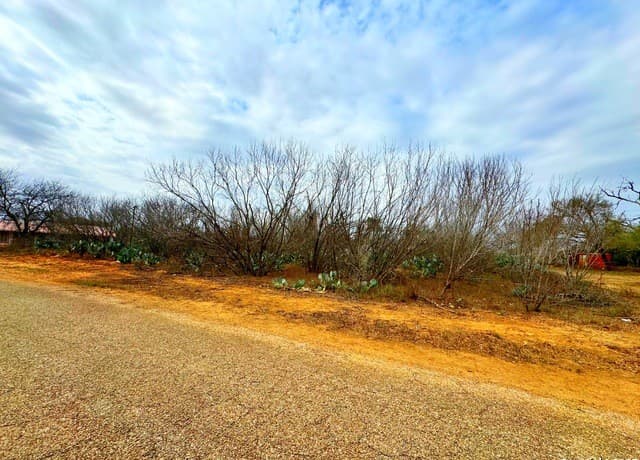 rental at TBD Old Hwy 81 Lot 2 in Moore, TX — photo 5