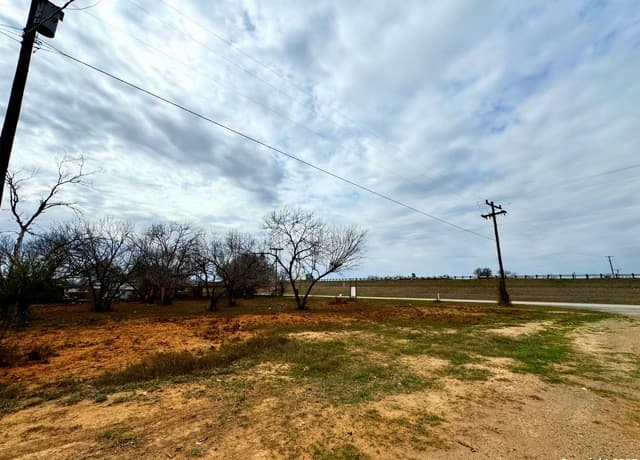 rental at TBD 4th St - Lot 14 in Moore, TX — photo 1