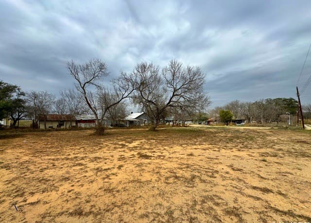 rental at TBD 5th St - Lot 11 in Moore, TX — photo 1