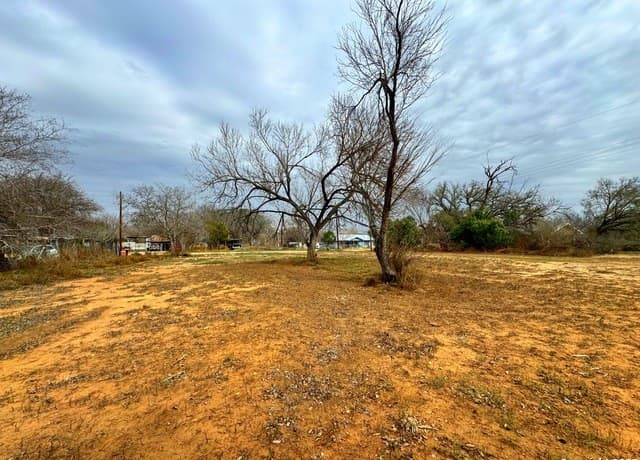 rental at TBD 5th St - Lot 11 in Moore, TX — photo 3
