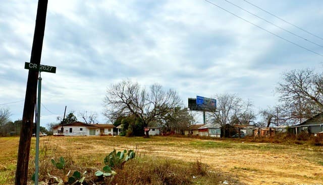 rental at TBD 5th St - Lot 11 in Moore, TX — photo 4