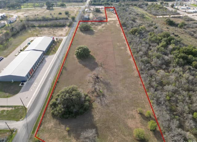 rental at 9758 Southton Rd in San Antonio, TX — photo 2