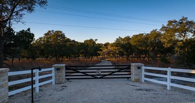 Home for sale at 5999 Ranch Road 165 in Blanco, TX — photo 3