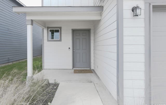 3-bedroom rental at 5922 Rolling Glen in San Antonio, TX — photo 2