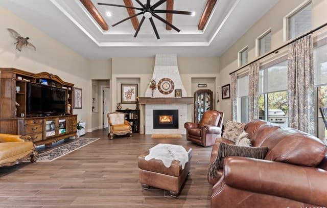 3-bedroom rental at 228 Lucky Ridge in Bandera, TX — photo 3