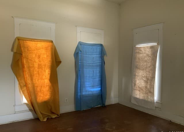 4-bedroom rental at 309 E 3rd Street in Nixon, TX — photo 5