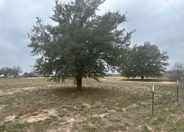 rental at 003 Stevens Rd in Von Ormy, TX — photo 2