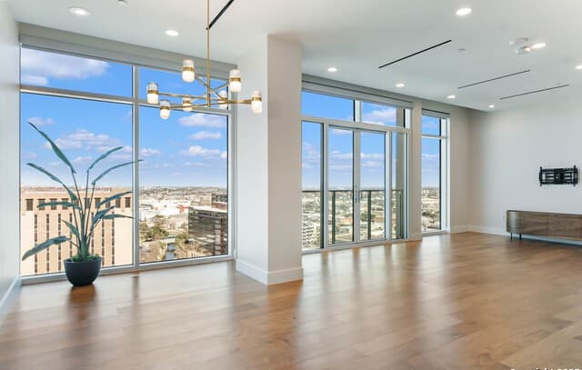 3-bedroom rental at 123 Lexington Unit 1602 in San Antonio, TX — photo 5