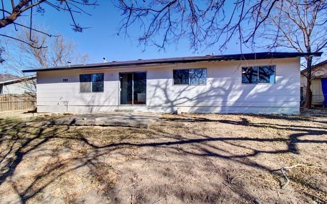 3-bedroom rental at 4566 Los Ranchitos St in San Antonio, TX — photo 3