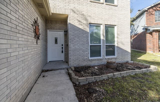 4-bedroom rental at 2243 Sunderidge in San Antonio, TX — photo 3