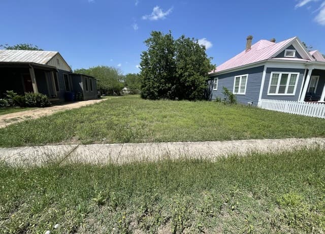 Home for sale at 1015 Hays St in San Antonio, TX — photo 1