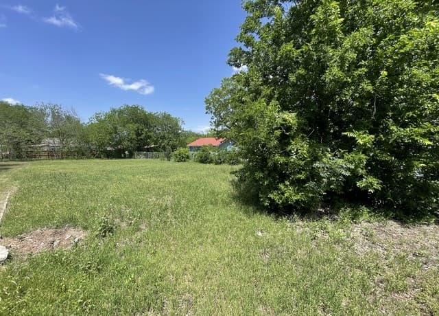 Home for sale at 1015 Hays St in San Antonio, TX — photo 3