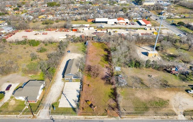 rental at 126 NW 36th in San Antonio, TX — photo 2