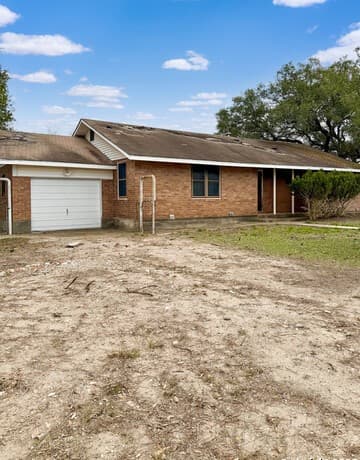 2-bedroom rental at 705 Weir in Karnes City, TX — photo 1