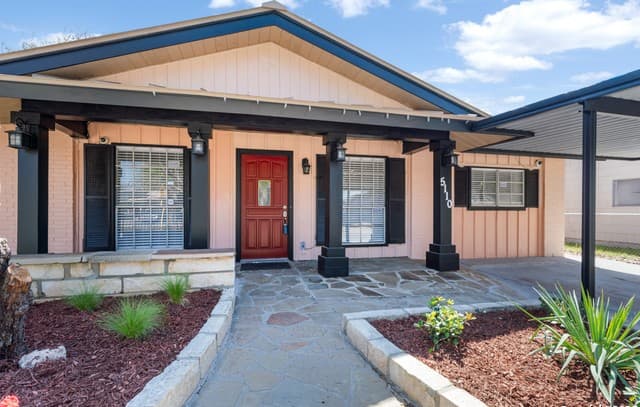 3-bedroom rental at 5110 Village Row Dr in San Antonio, TX — photo 4