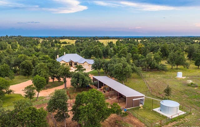 4-bedroom rental at 1554 Vintage Oaks Dr in Fredericksburg, TX — photo 1