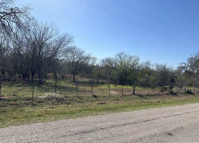 rental at 4790 Blackhill in Floresville, TX — photo 3