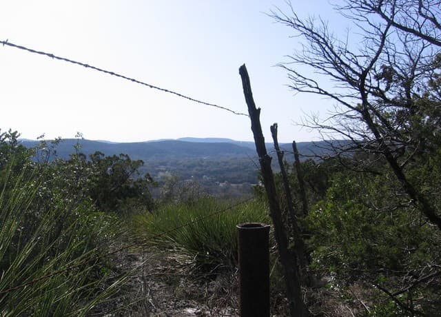 rental at 9715-10 Park Dr in Helotes, TX — photo 2