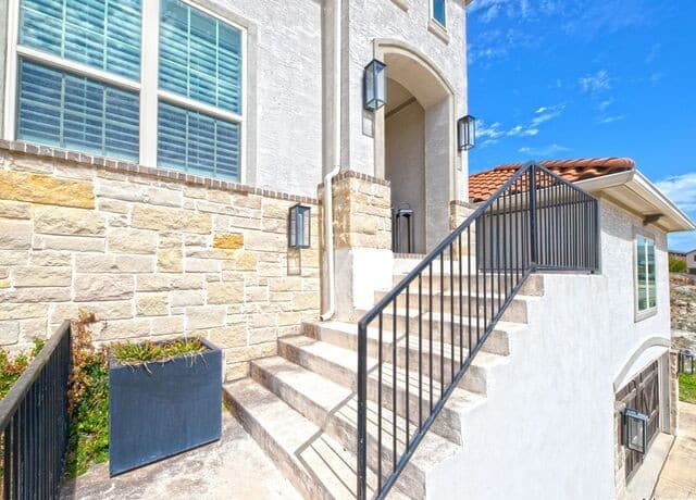 4-bedroom rental at 8439 Sierra Hermosa in San Antonio, TX — photo 3
