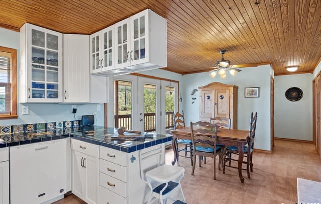 2-bedroom rental at 2925 County Road 361 in Utopia, TX — photo 5
