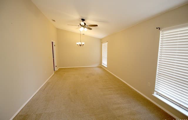 3-bedroom rental at 13523 Brinwood in Universal City, TX — photo 5