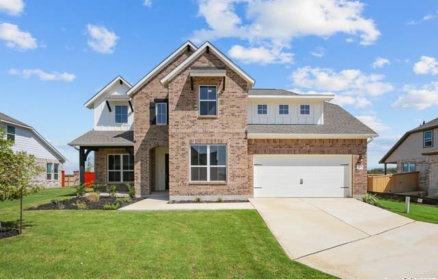 4-bedroom rental at 179 Katie Court in Castroville, TX — photo 2