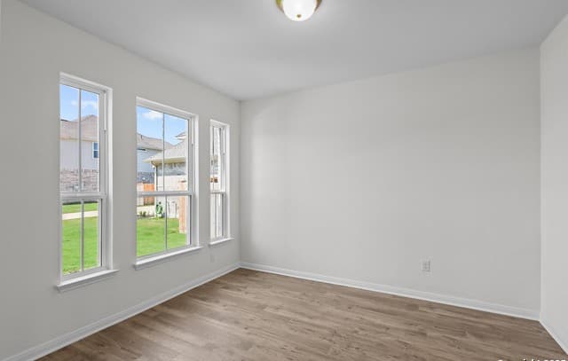 4-bedroom rental at 179 Annette Dr in Castroville, TX — photo 5