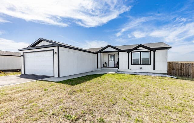 3-bedroom rental at 336 Clara Ridge Rd in Marion, TX — photo 1