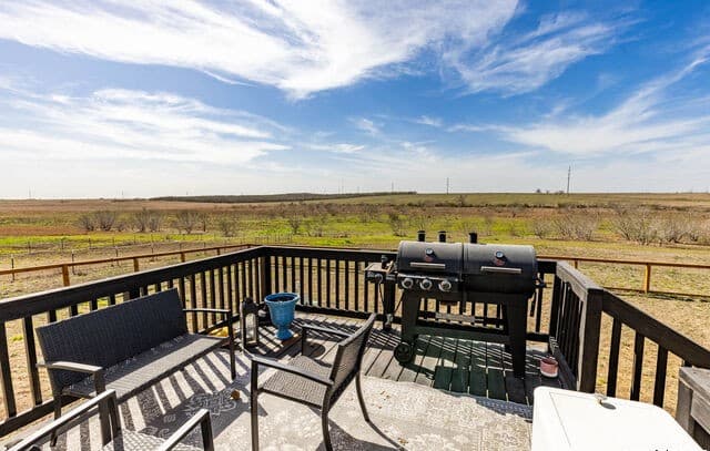 3-bedroom rental at 336 Clara Ridge Rd in Marion, TX — photo 2