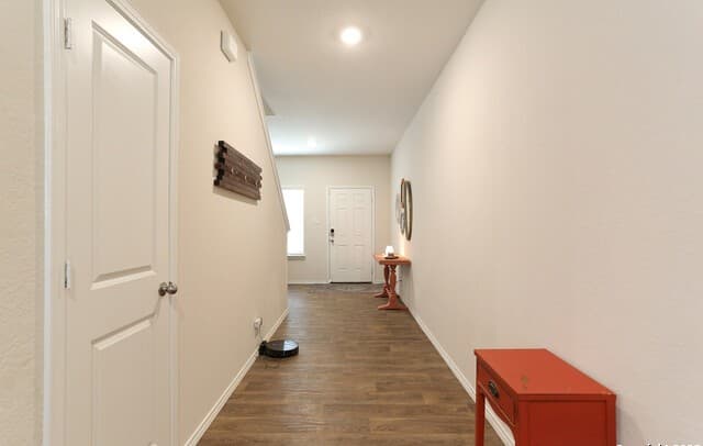 4-bedroom rental at 132 Bunkers Hill in Floresville, TX — photo 4