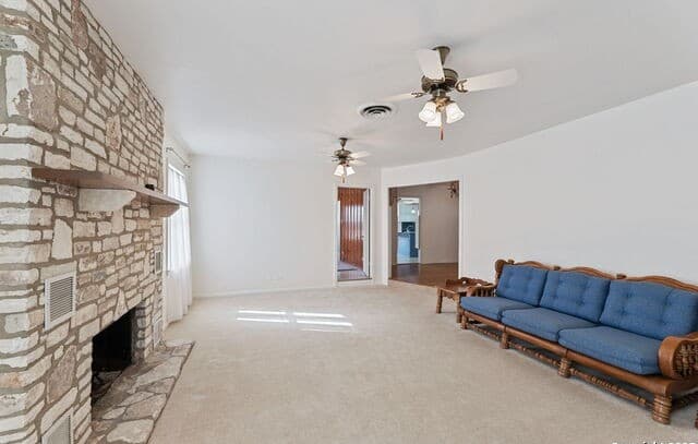 4-bedroom rental at 2602 Avenue K in Hondo, TX — photo 5
