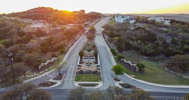 rental at 23707 High Garden in San Antonio, TX — photo 4